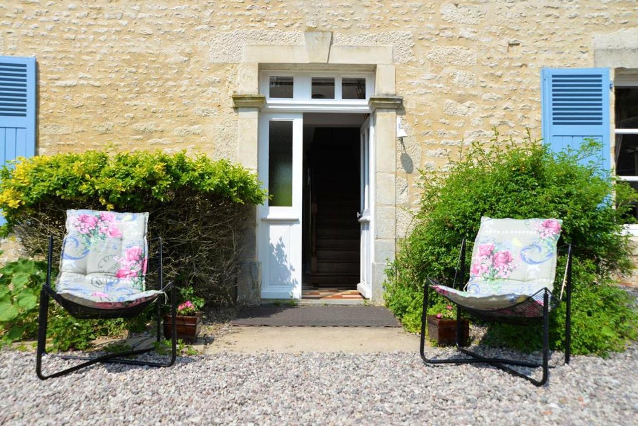 Maison Charmante A Ri Avec Jardin Et Terrasse Exterior foto